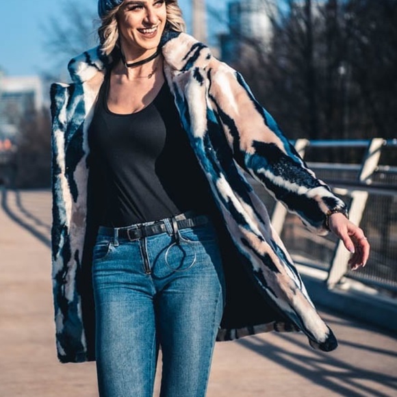 Blue toned faux fur jacket || BEULAH STYLE || size S - Picture 4 of 5